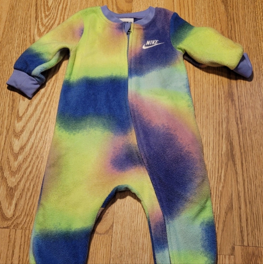 Nike Sleeper Baby Size: 6 Months Full Zip